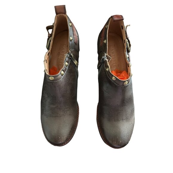 L'ARTISTE KACIE BROWN LEATHER STUDDED PUMP BLOCK HEEL & ZIPPER SIZE 41/10.5 - Picture 3 of 10